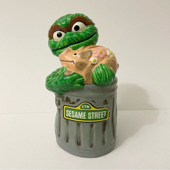 Sesame Street Oscar The Grouch Garbage Can Ceramic Coin Bank - Picture 1 of 16